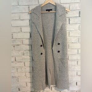 LOVE TREE M Sleeveless long sweater cardigan vest duster in Oatmeal color. NWOT